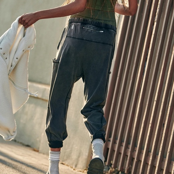 FP Movement Hot Shot Pants in Washed Black - S - Picture 1 of 1